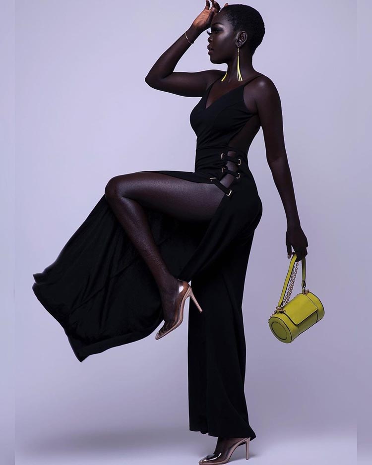 Nyakim Gatwech, la modelo con la piel más oscura del mundo [15 IMG] -  elRellano