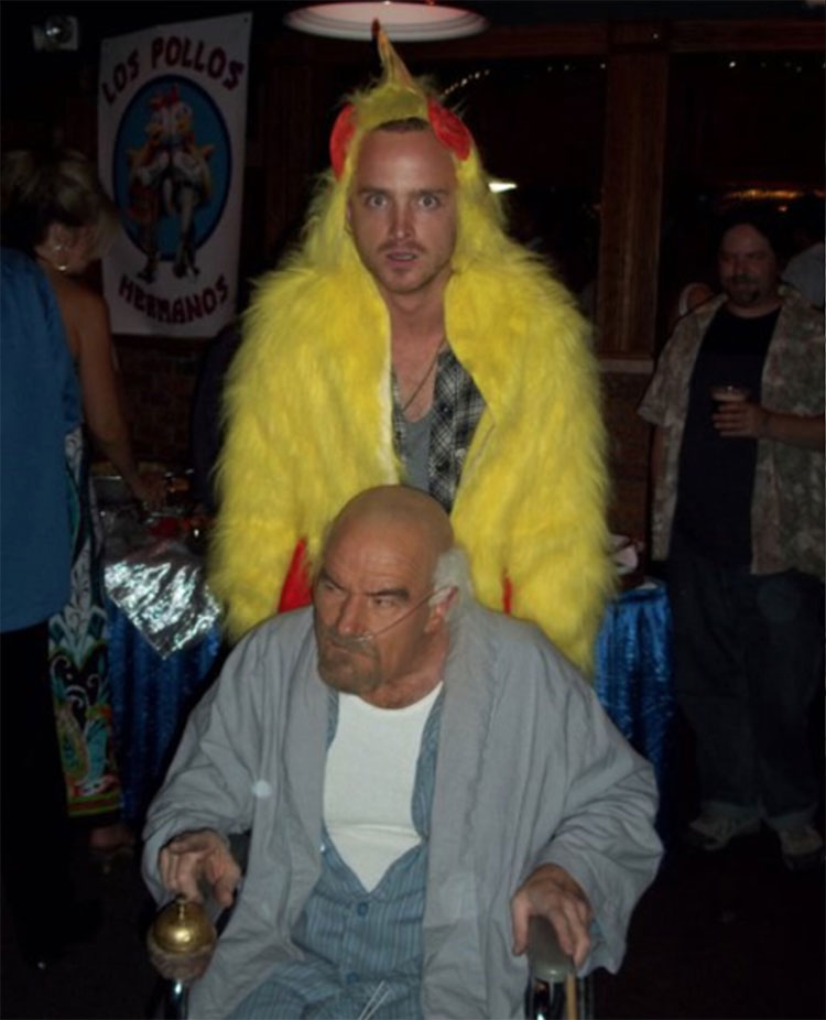 Los protagonistas de Breaking Bad cuando iban a fiestas se disfrazaban de  otros personajes de la serie - elRellano
