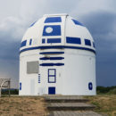 elrellano.com-el-observatorio-de-zweibrucken-alemania-pintado-como-un-gigantesco-r2-d2-048810