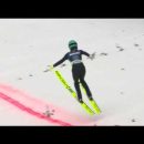 Ema Klinec bate el récord mundial de vuelo en esquí femenino con un salto de 226 metros
